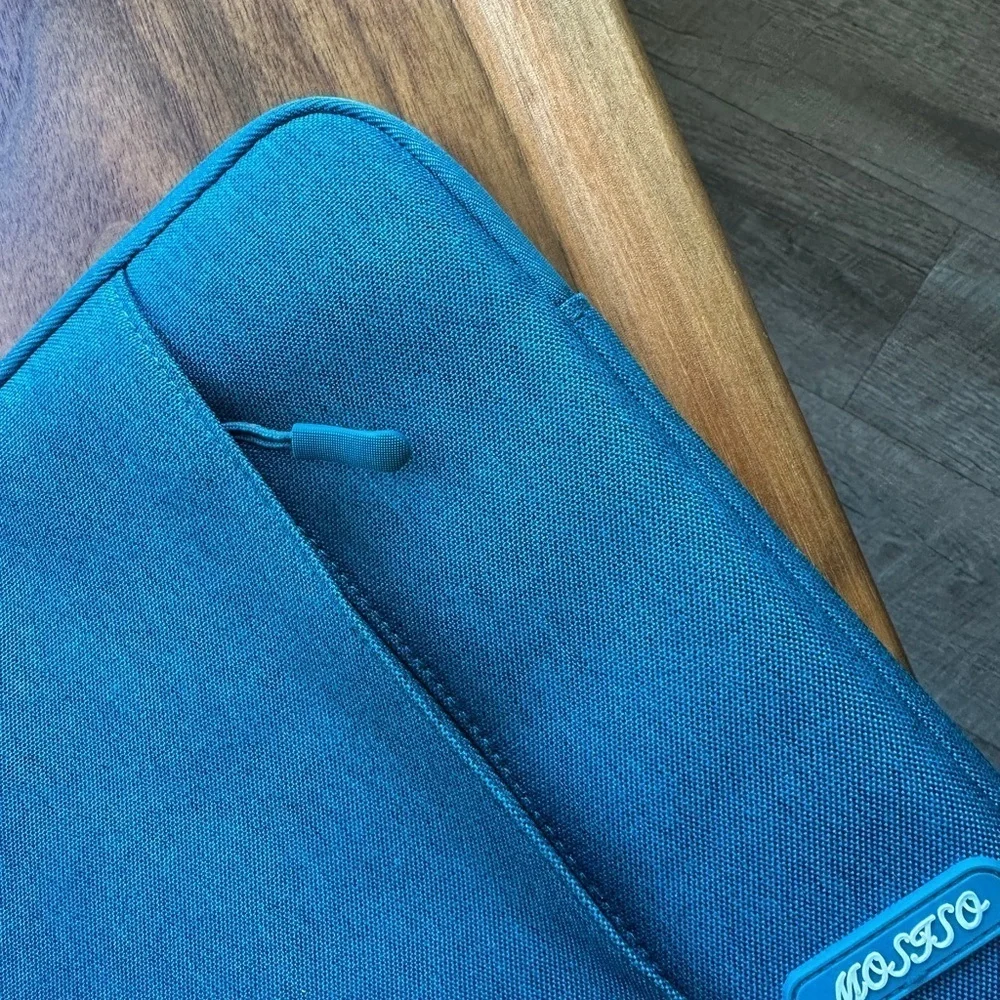 Teal blue nylon laptop computer/ipad 8.5x12” padded zippered pouch case